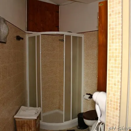 Alojamento de Acomodação e Pequeno-almoço Albarosa